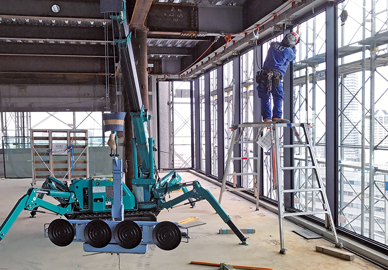 なんばスカイオ・ガラス工事